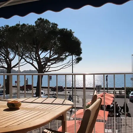 Apartment Magnifique 2 Pieces Face A La Mer Saint-Raphael (Var)
